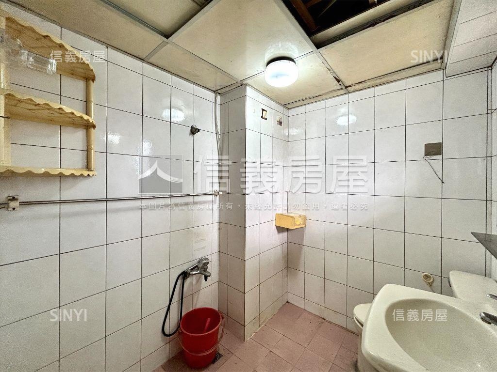 專任稀有長泰街電梯三房房屋室內格局與周邊環境