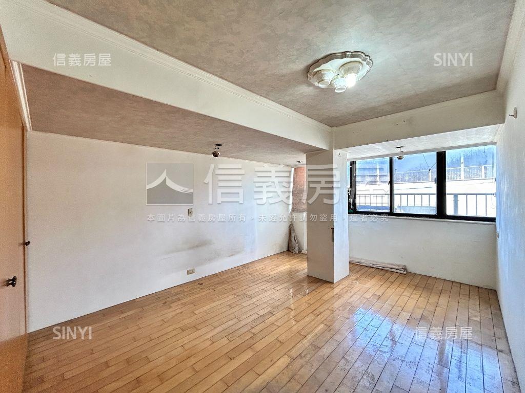 專任稀有長泰街電梯三房房屋室內格局與周邊環境