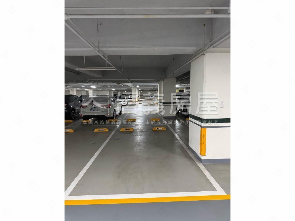 專任微笑城市美三房車位房屋室內格局與周邊環境
