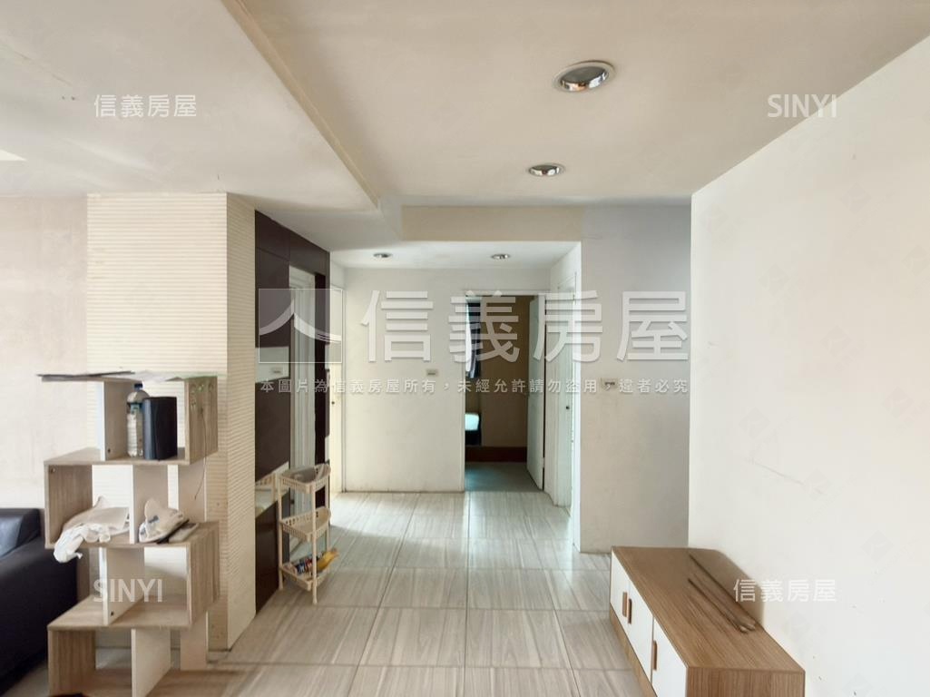東區吉寶市溫馨三房＋車位房屋室內格局與周邊環境