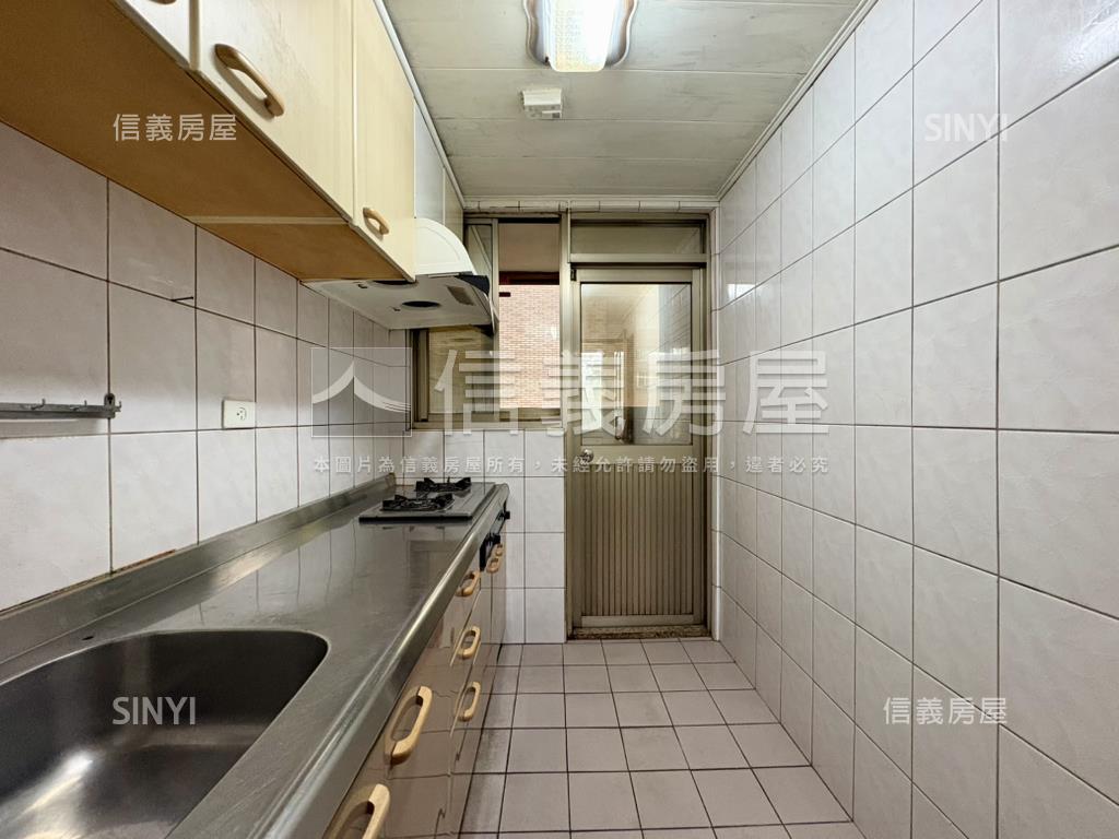 ★三峽市中心景觀電梯三房房屋室內格局與周邊環境