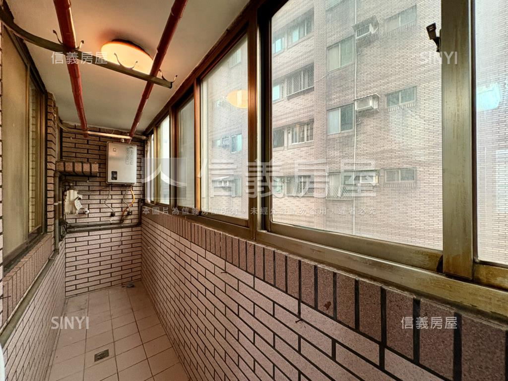 ★三峽市中心景觀電梯三房房屋室內格局與周邊環境