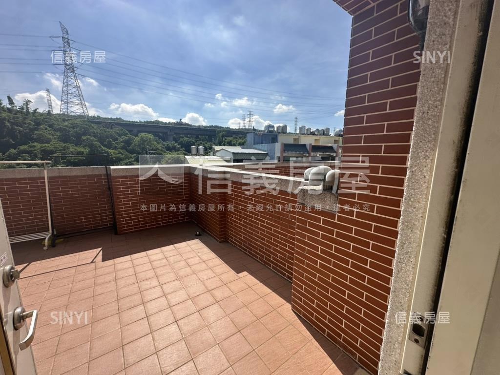 沙鹿弘光旁免整理１６套房屋室內格局與周邊環境