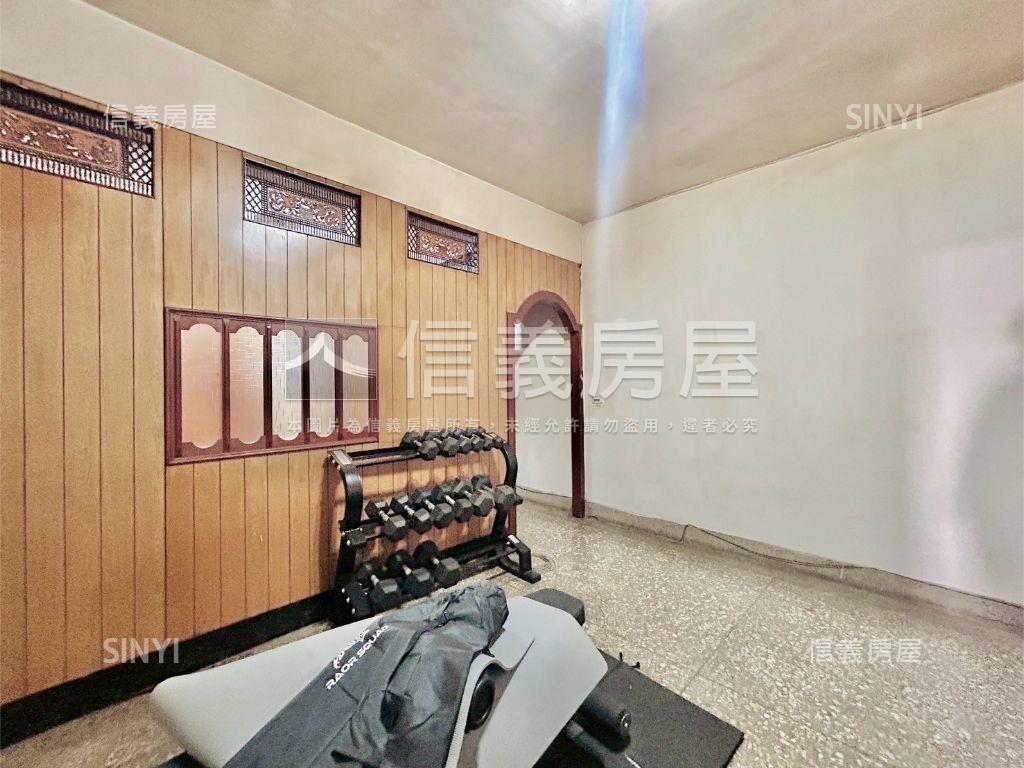西屯正太原路臨路商用透天房屋室內格局與周邊環境