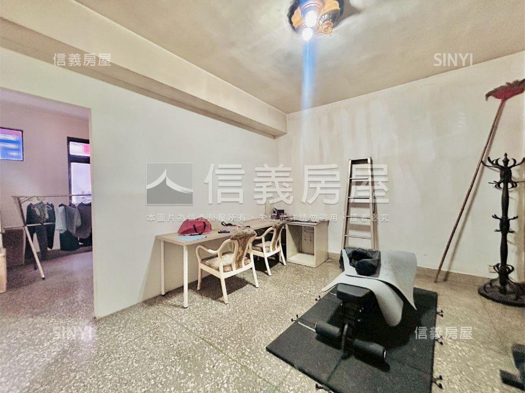 西屯正太原路臨路商用透天房屋室內格局與周邊環境