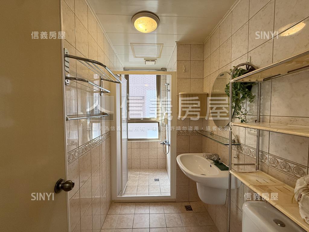 哈佛｜邊間採光四房車位房屋室內格局與周邊環境