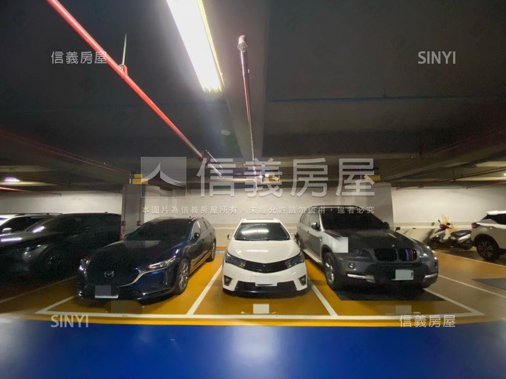 合雄帝璟Ｂ２坡平車位房屋室內格局與周邊環境