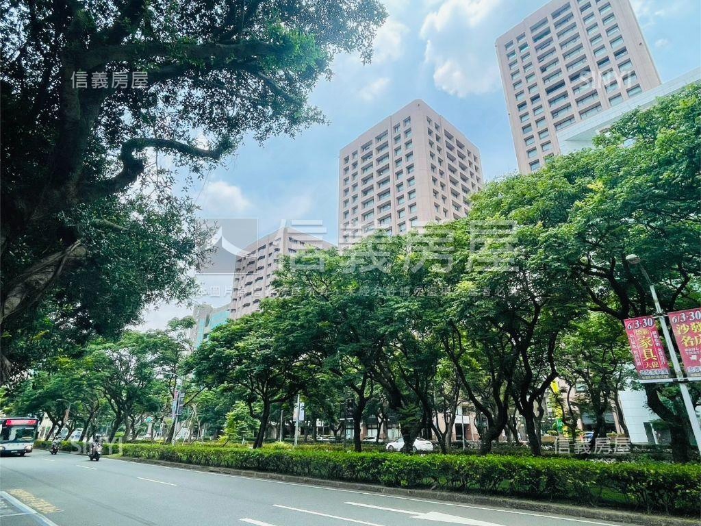 專任書香門第花園管理四房房屋室內格局與周邊環境