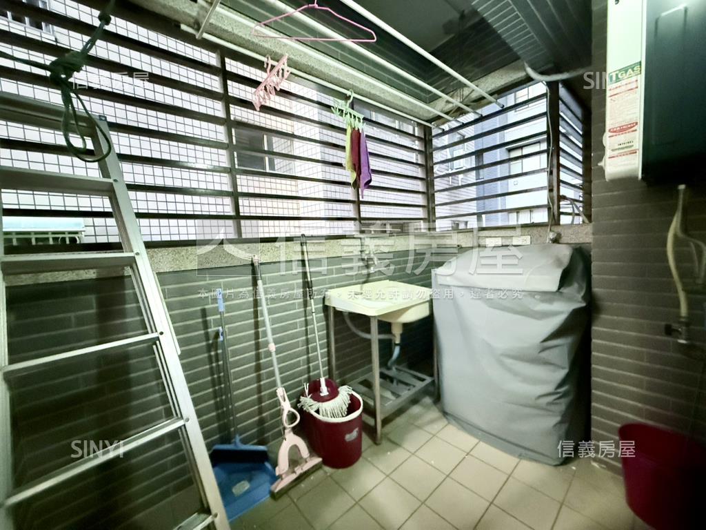 萬家福在隔壁勇建三房平車房屋室內格局與周邊環境