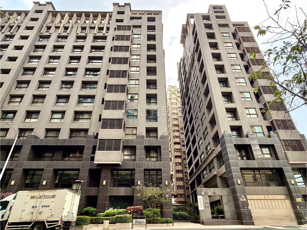 萬家福在隔壁勇建三房平車房屋室內格局與周邊環境
