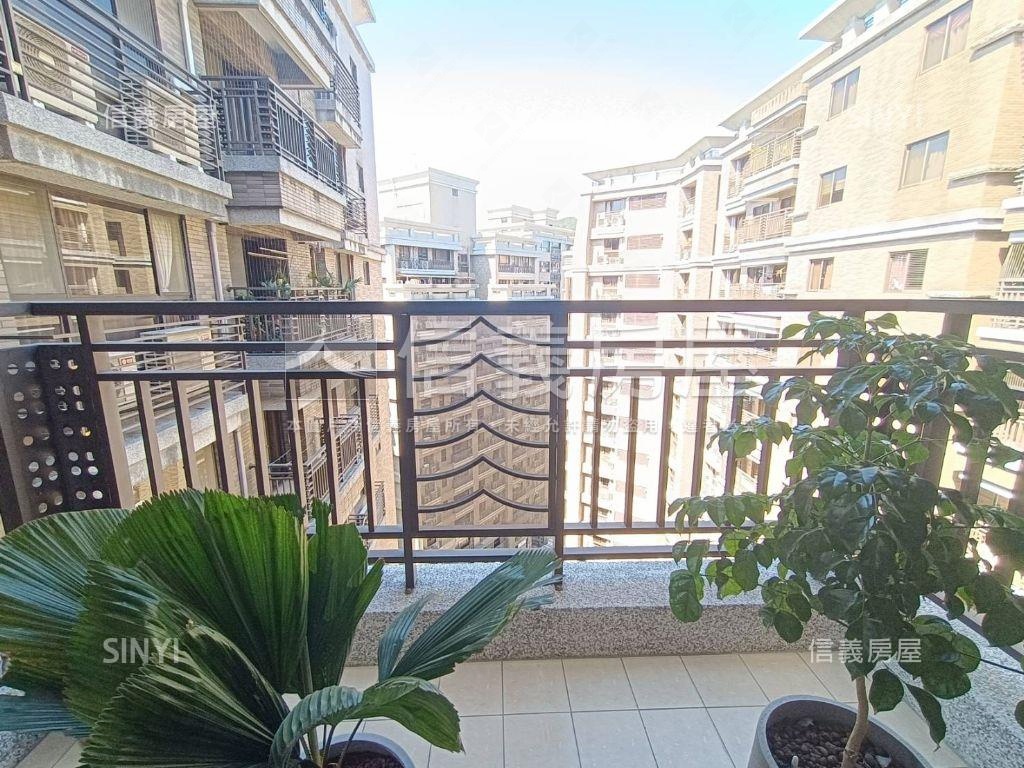 捷運方正三房車位房屋室內格局與周邊環境