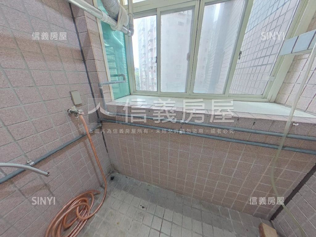 觀天下三房車位房屋室內格局與周邊環境