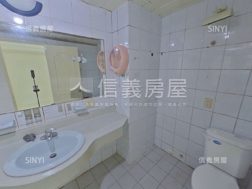 觀天下三房車位房屋室內格局與周邊環境