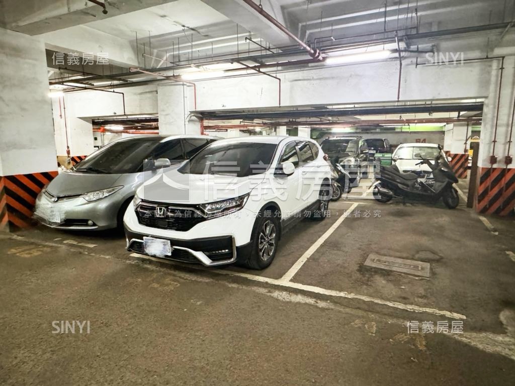 觀天下三房車位房屋室內格局與周邊環境