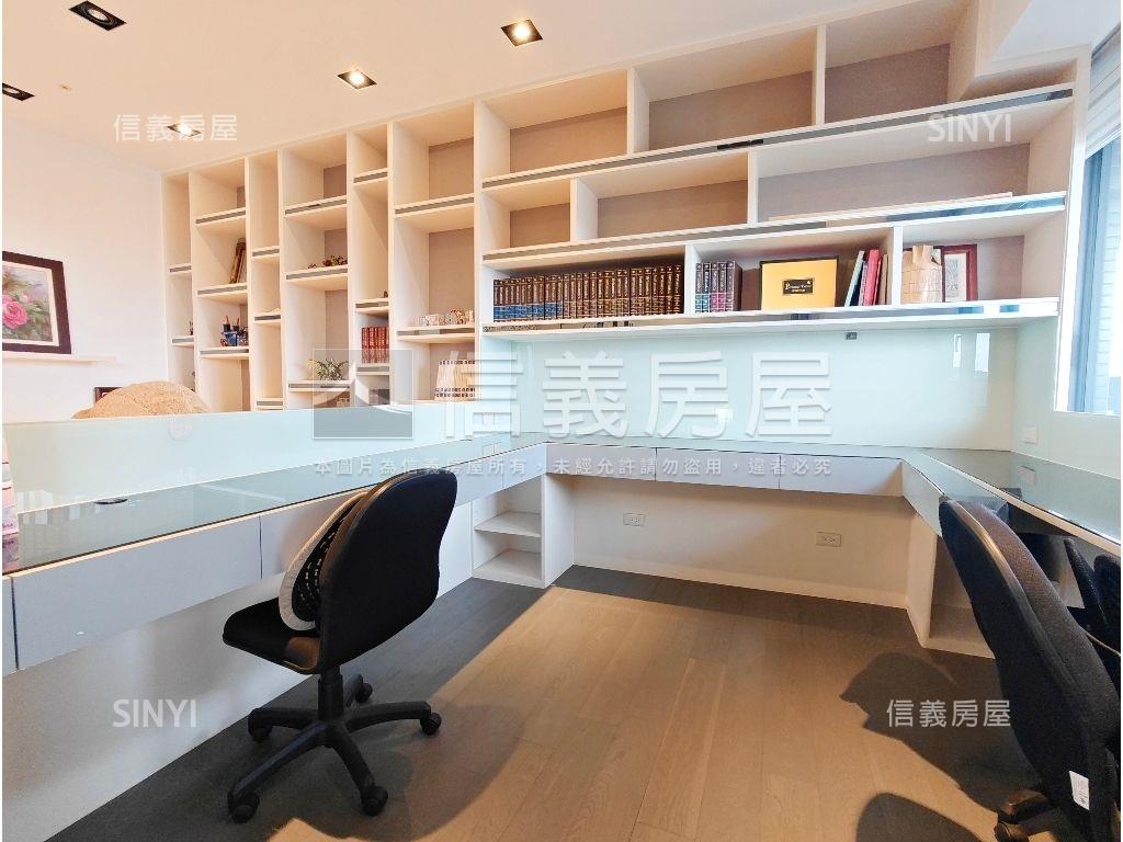 天峰豪邸．凹子底雙軌共構房屋室內格局與周邊環境