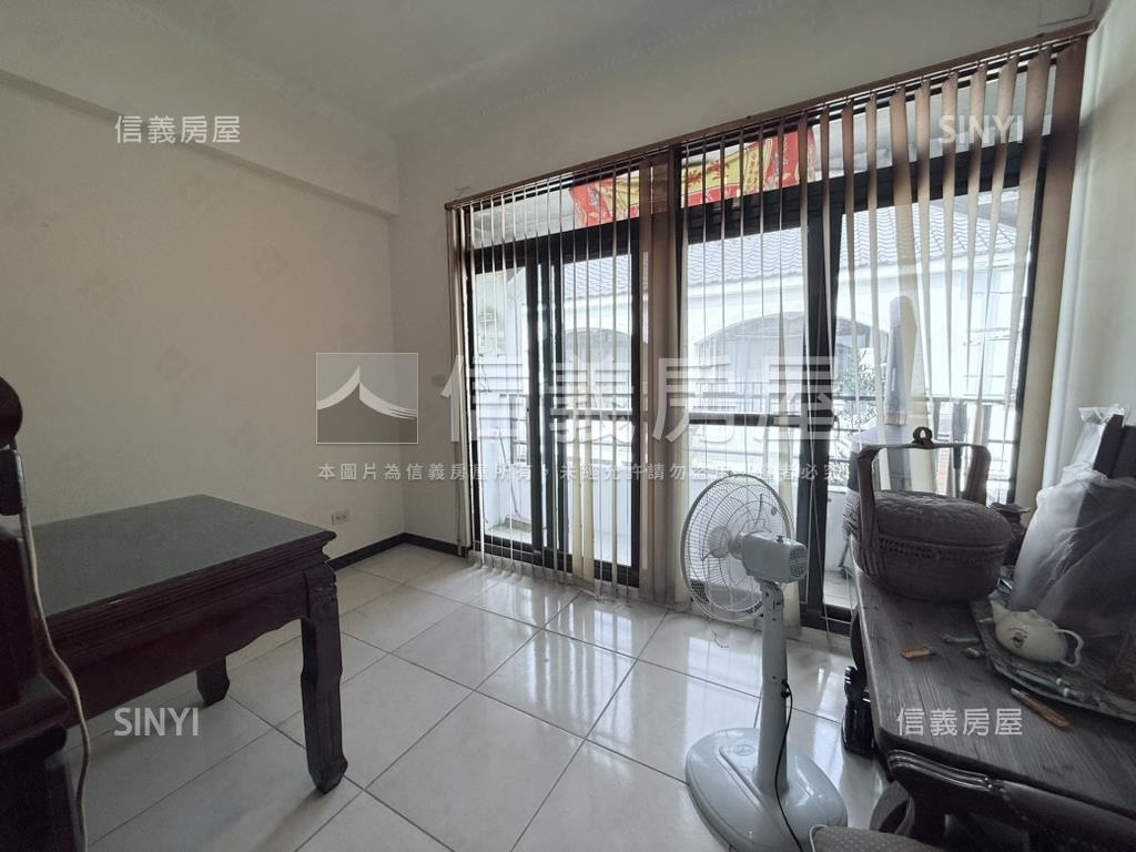 東山旁大氣邊間豪墅房屋室內格局與周邊環境