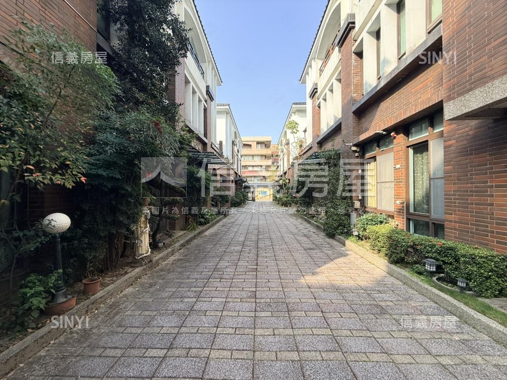 東山旁大氣邊間豪墅房屋室內格局與周邊環境