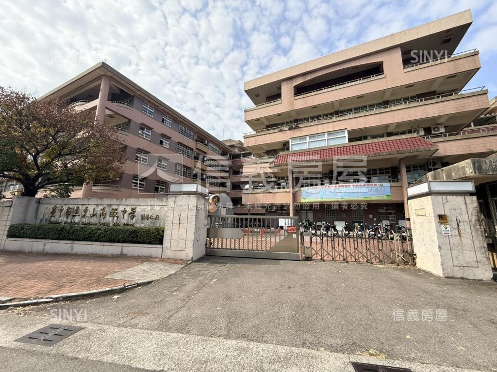 東山旁大氣邊間豪墅房屋室內格局與周邊環境