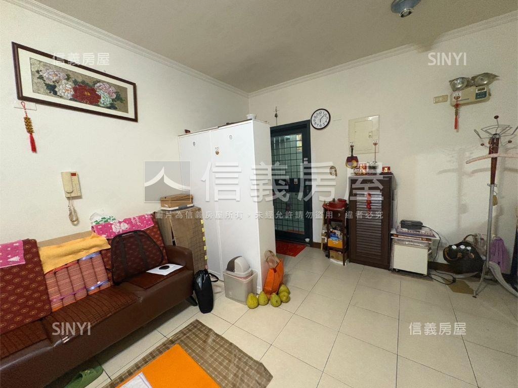 國際福星一房一廳美宅房屋室內格局與周邊環境