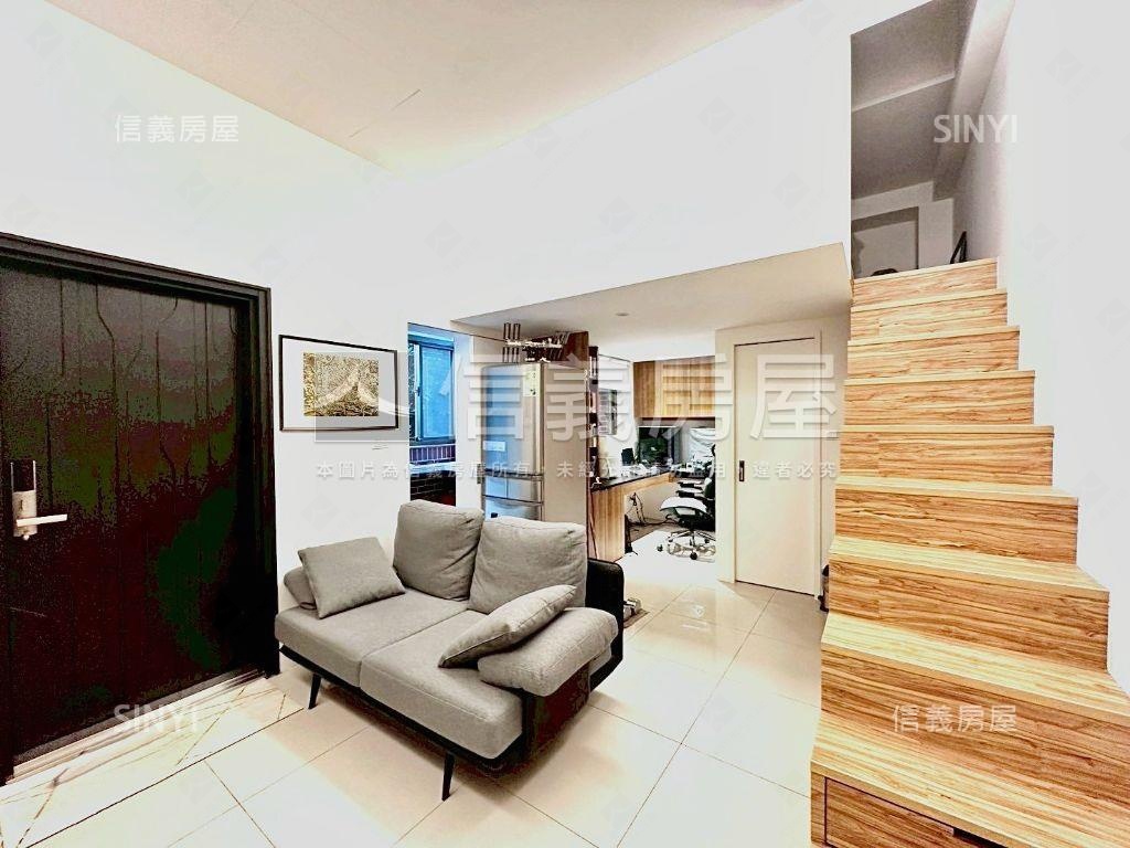 市府艾蜜麗挑高庭院戶房屋室內格局與周邊環境