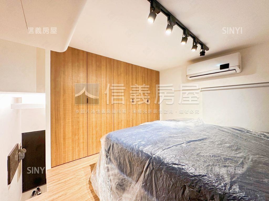 市府艾蜜麗挑高庭院戶房屋室內格局與周邊環境