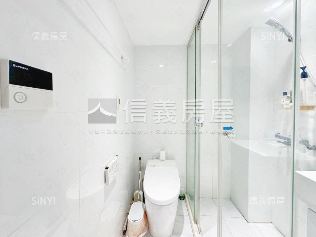 市府艾蜜麗挑高庭院戶房屋室內格局與周邊環境