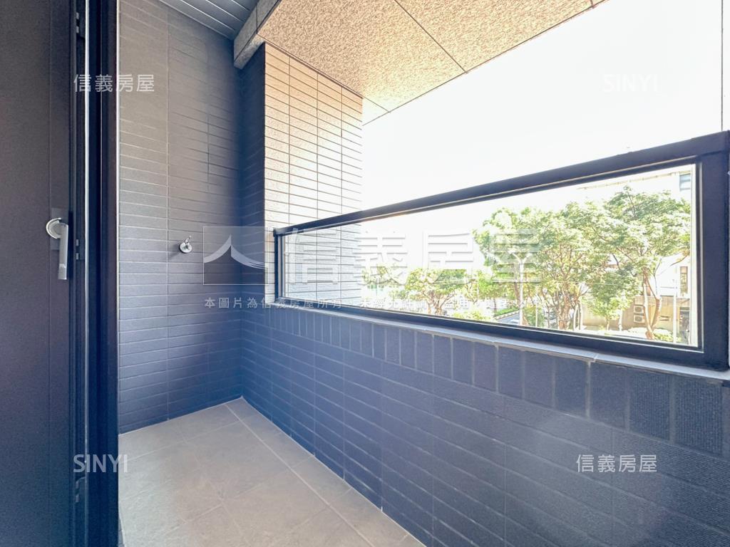 峰裕曦月２樓大露臺房屋室內格局與周邊環境