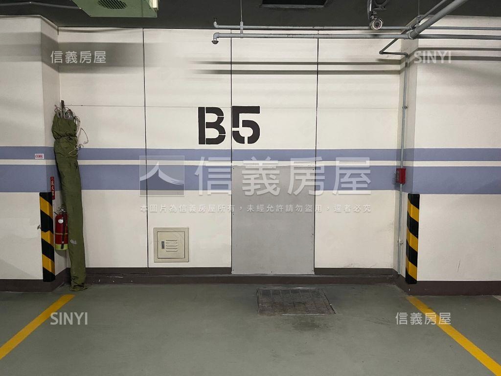 基泰之星Ｂ５坡平１９號房屋室內格局與周邊環境