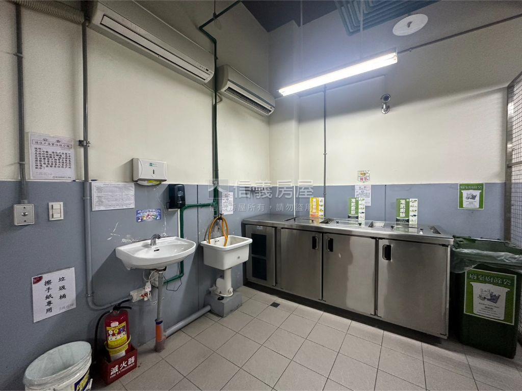 專約精緻裝潢河景萬花園房屋室內格局與周邊環境