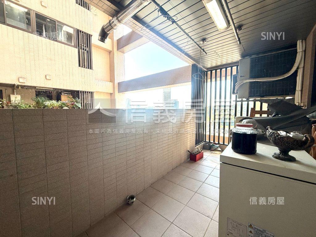 高大上★迎東湖四房雙車位房屋室內格局與周邊環境