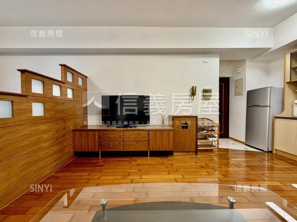 美麗皇家陽台景觀大套房房屋室內格局與周邊環境