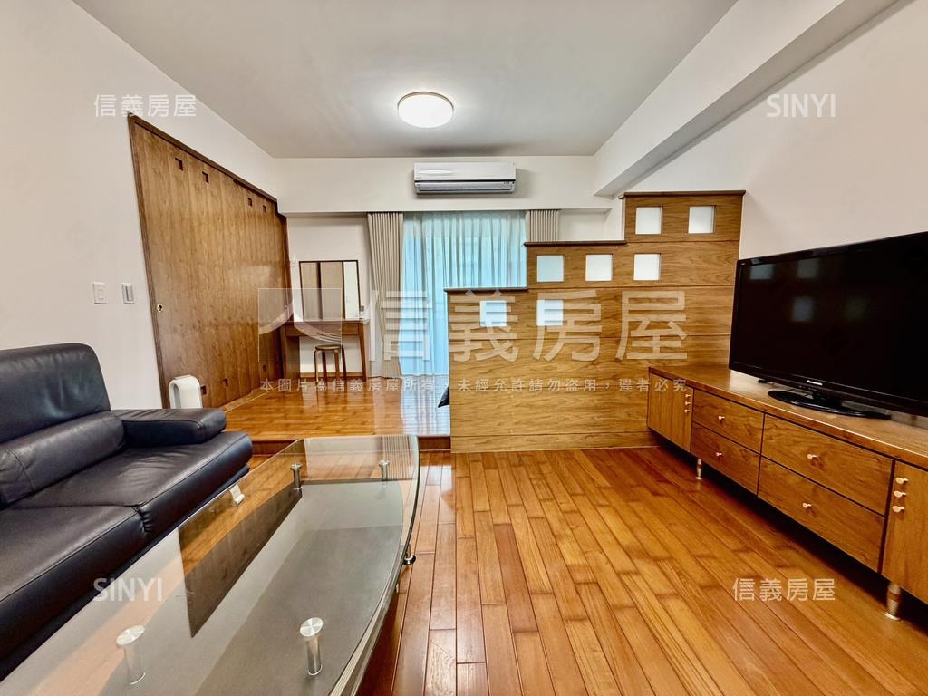 美麗皇家陽台景觀大套房房屋室內格局與周邊環境