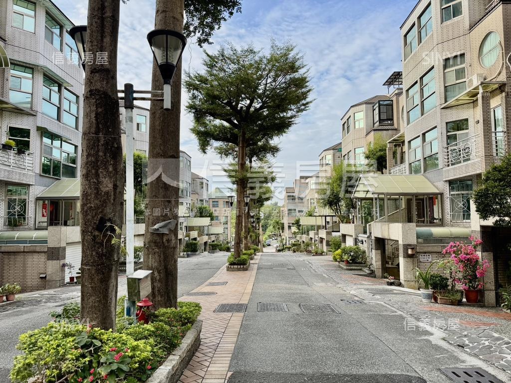 美麗皇家陽台景觀大套房房屋室內格局與周邊環境