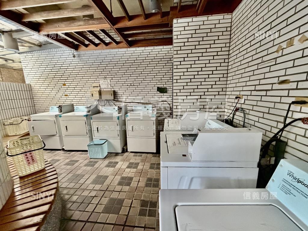 美麗皇家陽台景觀大套房房屋室內格局與周邊環境