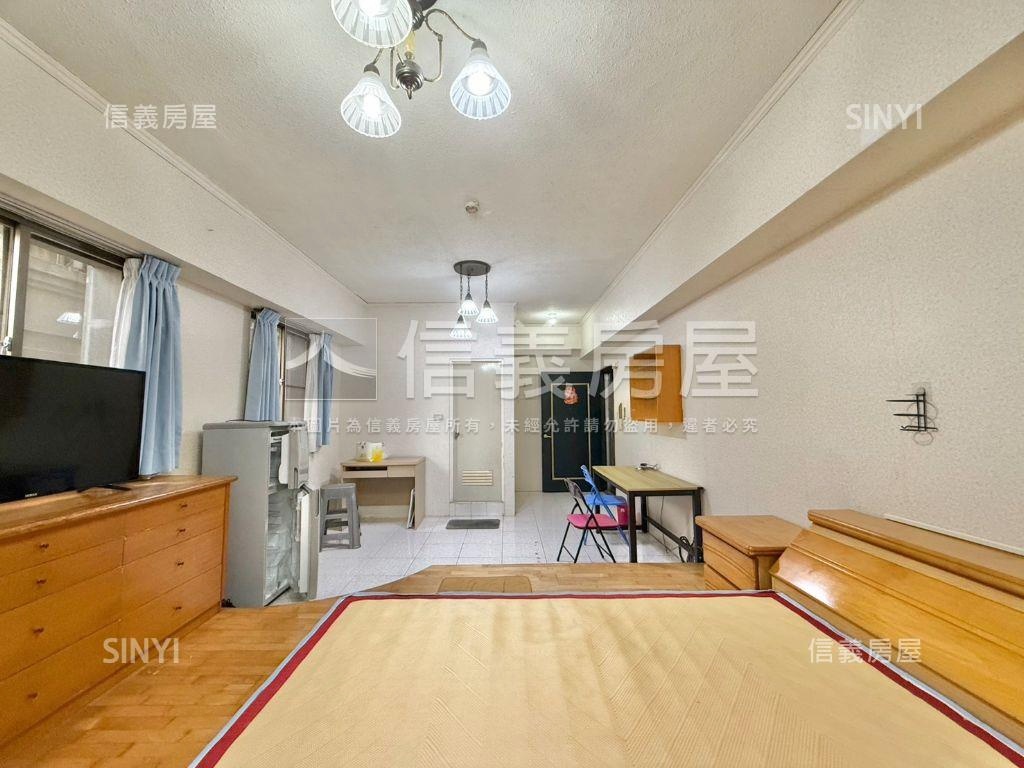 【家專天地】邊間採光套房房屋室內格局與周邊環境