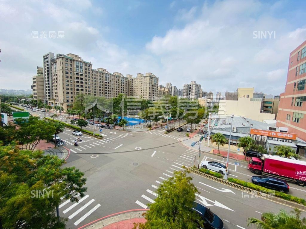 高鐵公園角間住店雙車位房屋室內格局與周邊環境