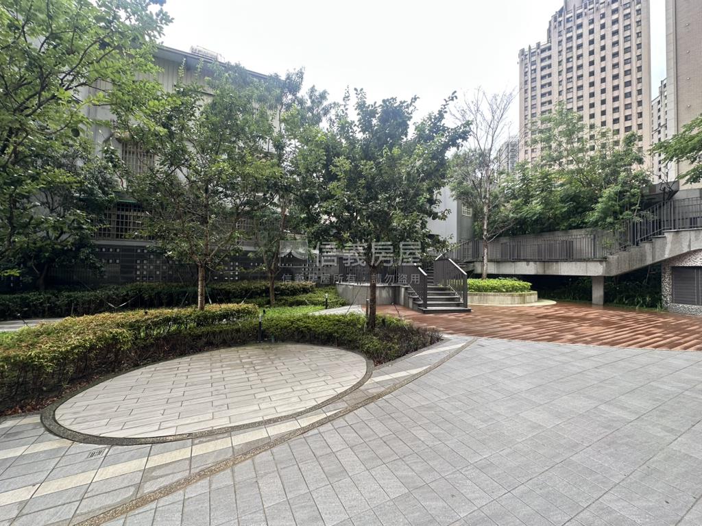 一綻高樓２房房屋室內格局與周邊環境