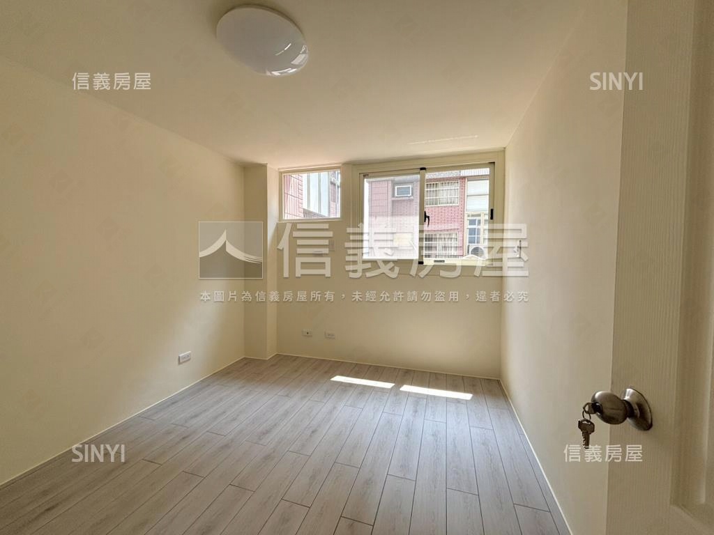 高第大廈●次頂樓裝潢好宅房屋室內格局與周邊環境