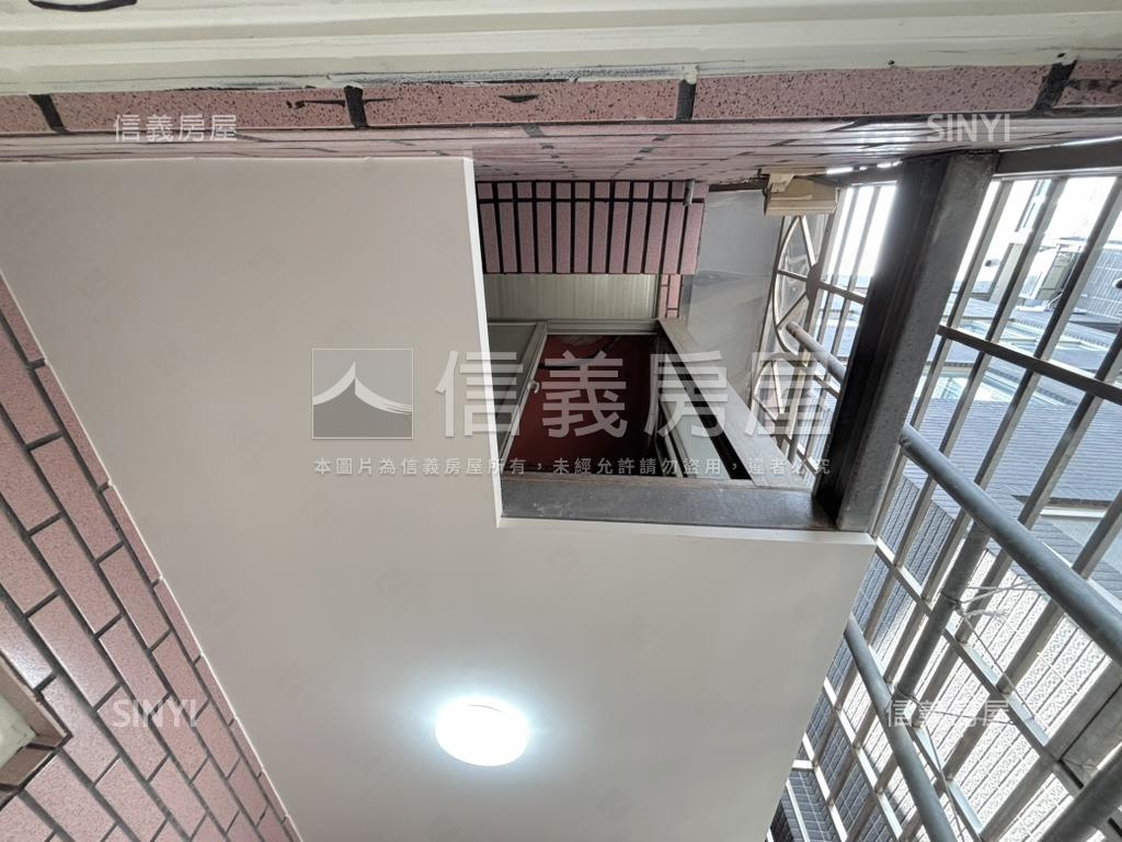 高第大廈●次頂樓裝潢好宅房屋室內格局與周邊環境