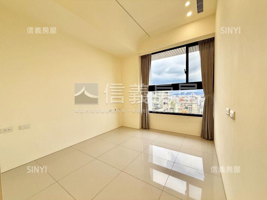 亞昕一見山巒三房雙車位房屋室內格局與周邊環境