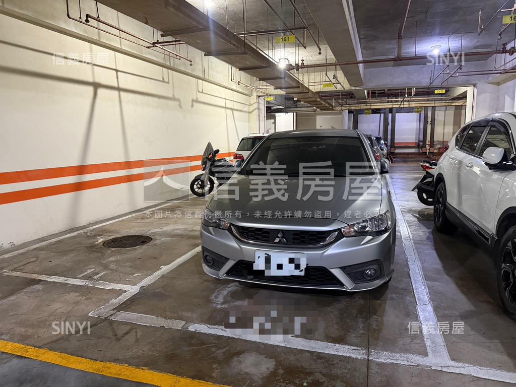 稀有釋出！英郡平面車位房屋室內格局與周邊環境