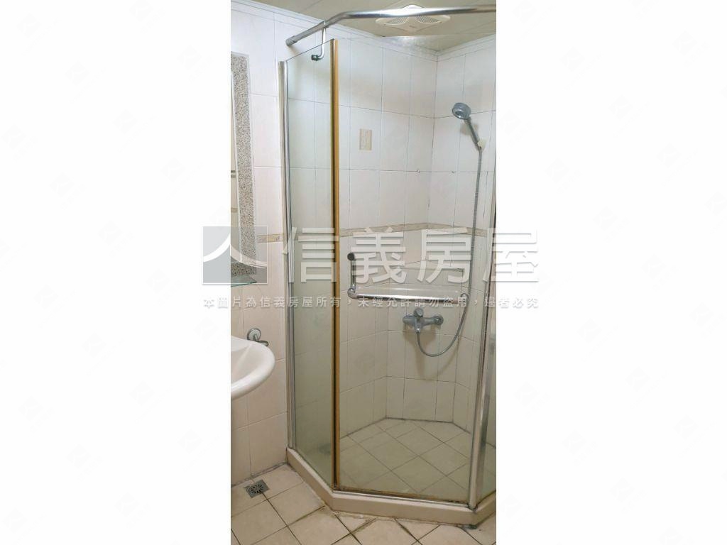 福懋．采華天邊間三房車位房屋室內格局與周邊環境