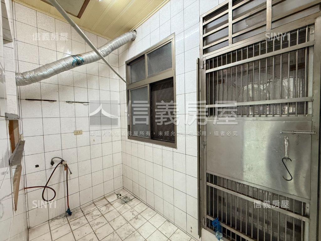 菓林透天店面房屋室內格局與周邊環境