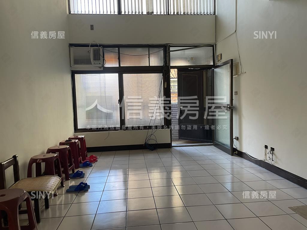 蛇蛇聲威稀有大空間豪宅房屋室內格局與周邊環境