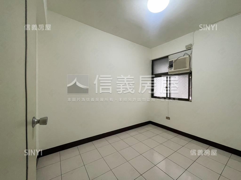 蛇蛇聲威稀有大空間豪宅房屋室內格局與周邊環境
