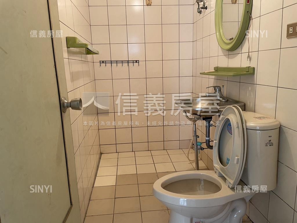蛇蛇聲威稀有大空間豪宅房屋室內格局與周邊環境