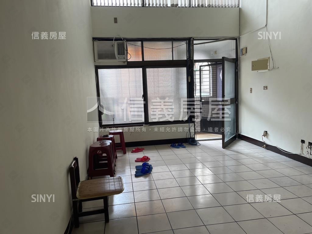 蛇蛇聲威稀有大空間豪宅房屋室內格局與周邊環境