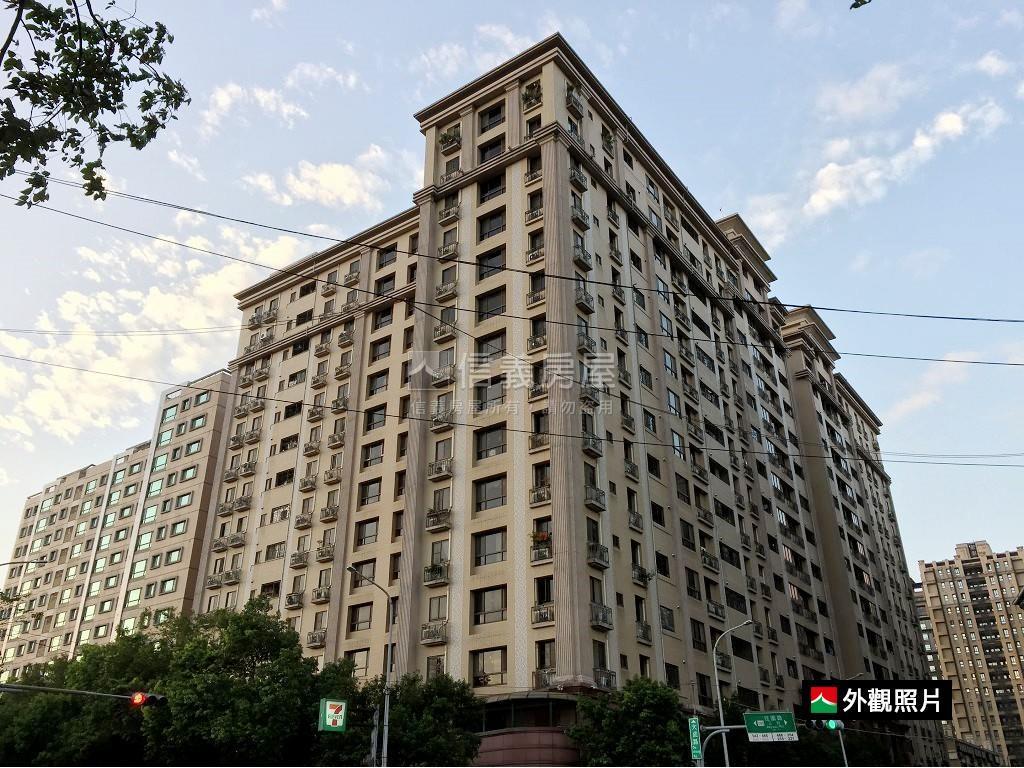 當代精美低總價三房車位房屋室內格局與周邊環境