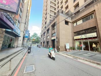 丹鳳捷運～時尚美套房