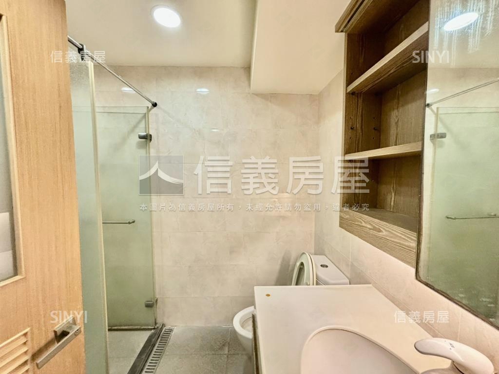 天母綠景大戶帶車位房屋室內格局與周邊環境